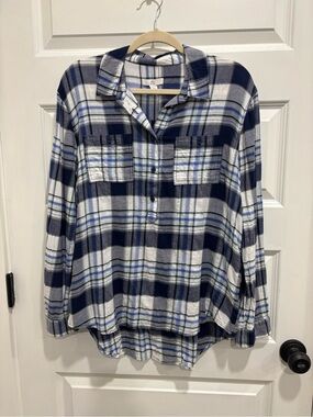 b new york Navy, White & Light Blue Plaid Button-Up Shirt